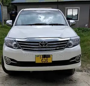 Toyota Hilux 2012 Pearl