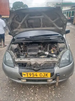 Toyota Vitz 2004 Gray
