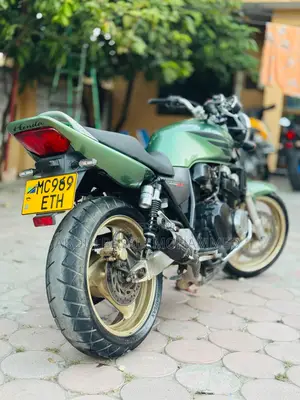 Honda CB 2012 Green