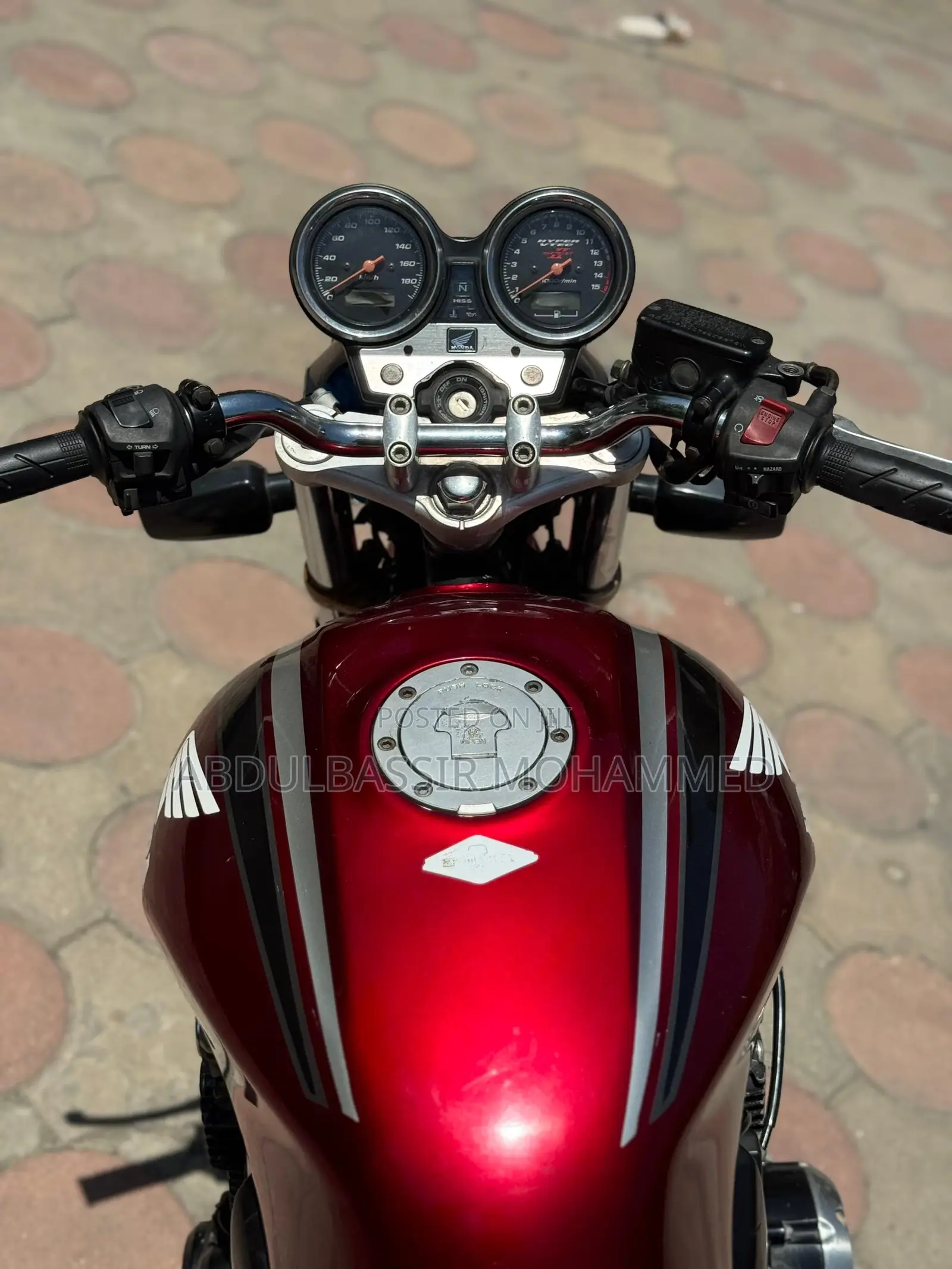 Honda CB 2011 Red