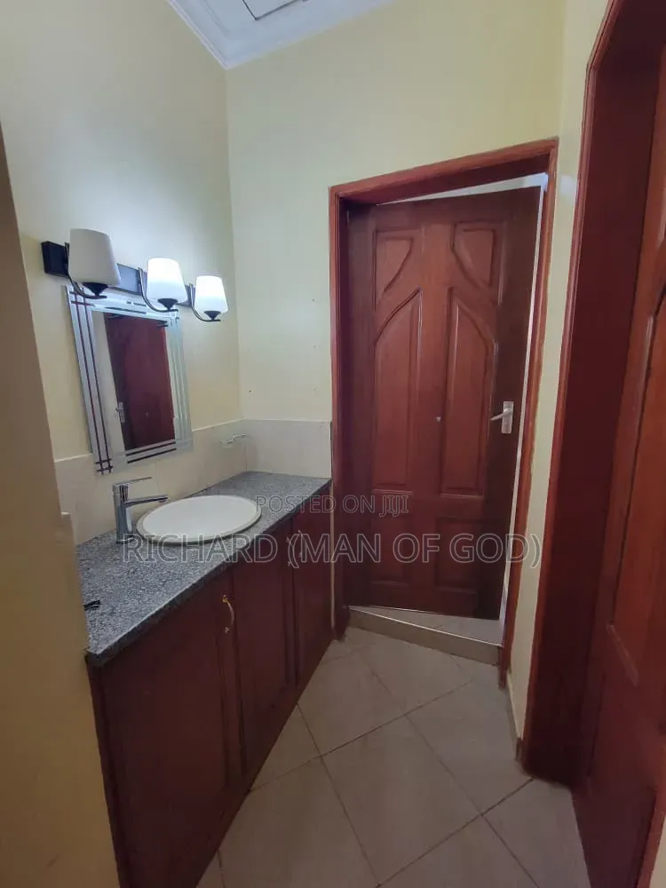 3bdrm Apartment in Central Business Area for rent