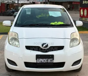 Toyota Vitz 1.0 FWD 5dr 2009 Off white
