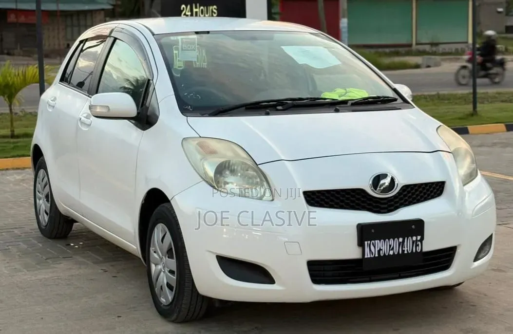 Toyota Vitz 1.0 FWD 5dr 2009 Off white