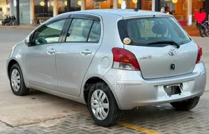 Toyota Vitz 1.3 FWD 5dr 2006 Silver