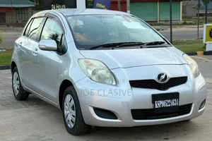 Toyota Vitz 1.3 FWD 5dr 2006 Silver