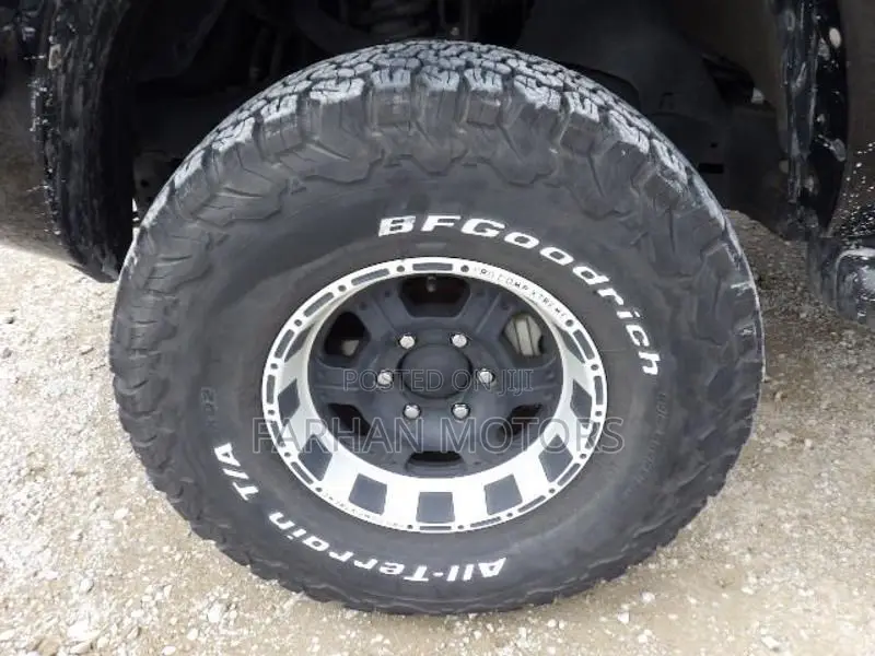 Toyota Hilux Surf 2004 Black