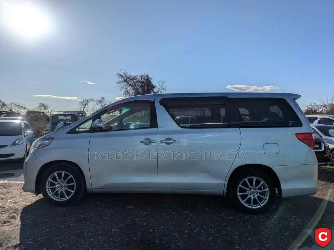 Toyota Alphard 2009 Silver