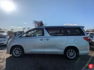 Toyota Alphard 2009 Silver