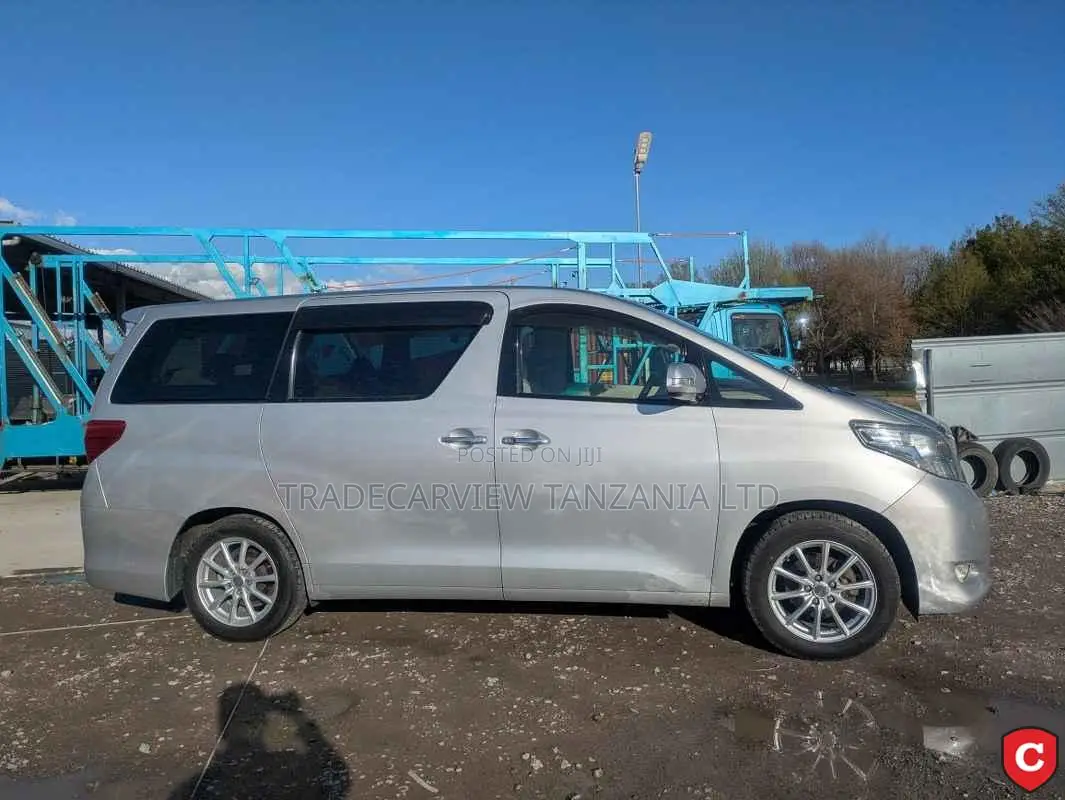 Toyota Alphard 2009 Silver