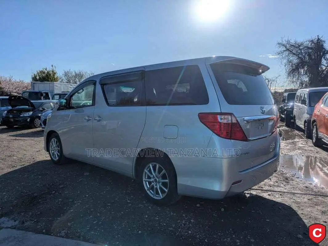 Toyota Alphard 2009 Silver