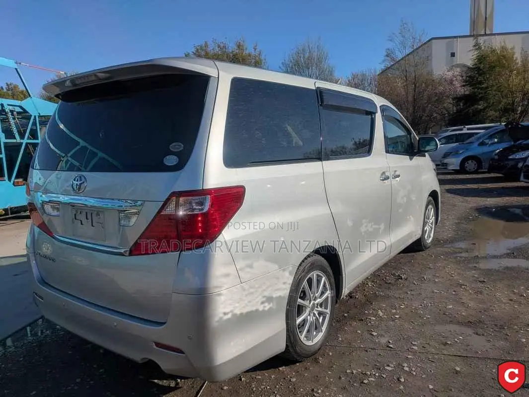 Toyota Alphard 2009 Silver