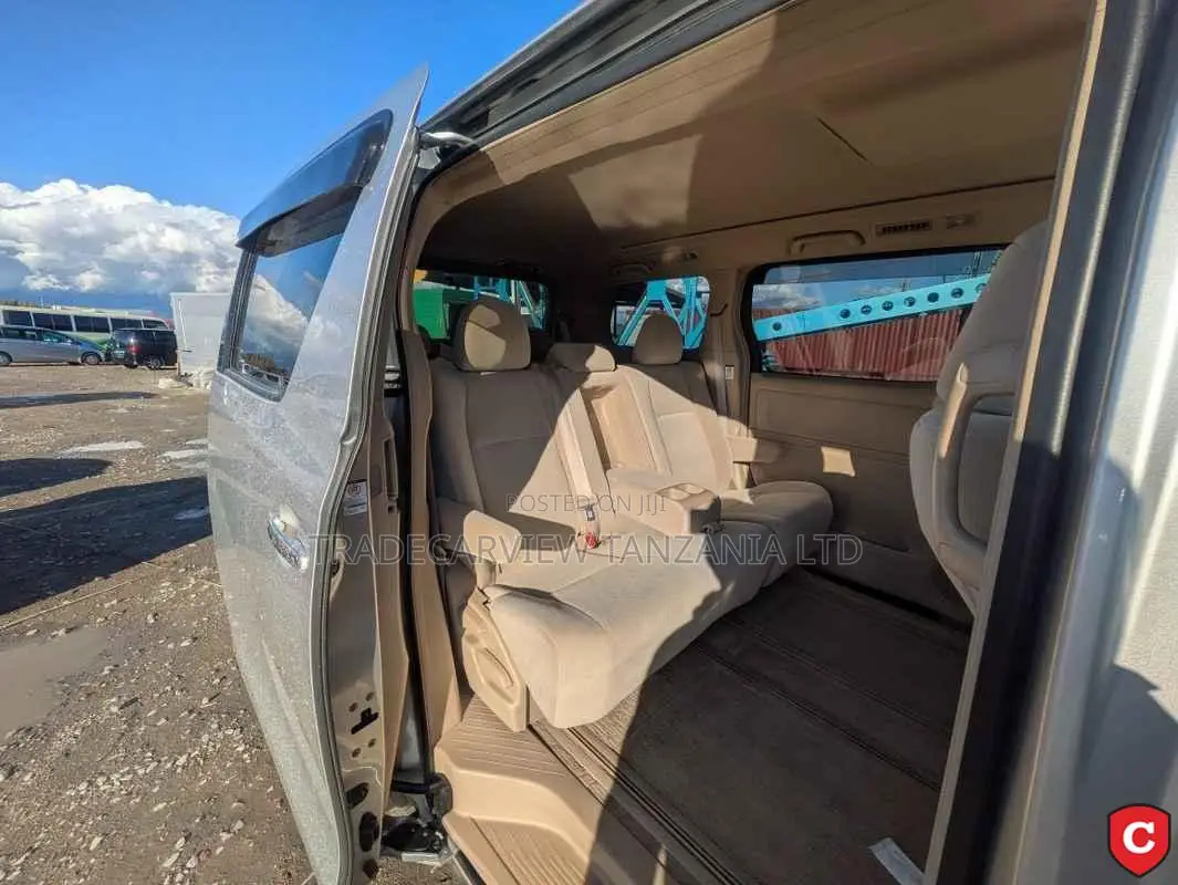 Toyota Alphard 2009 Silver