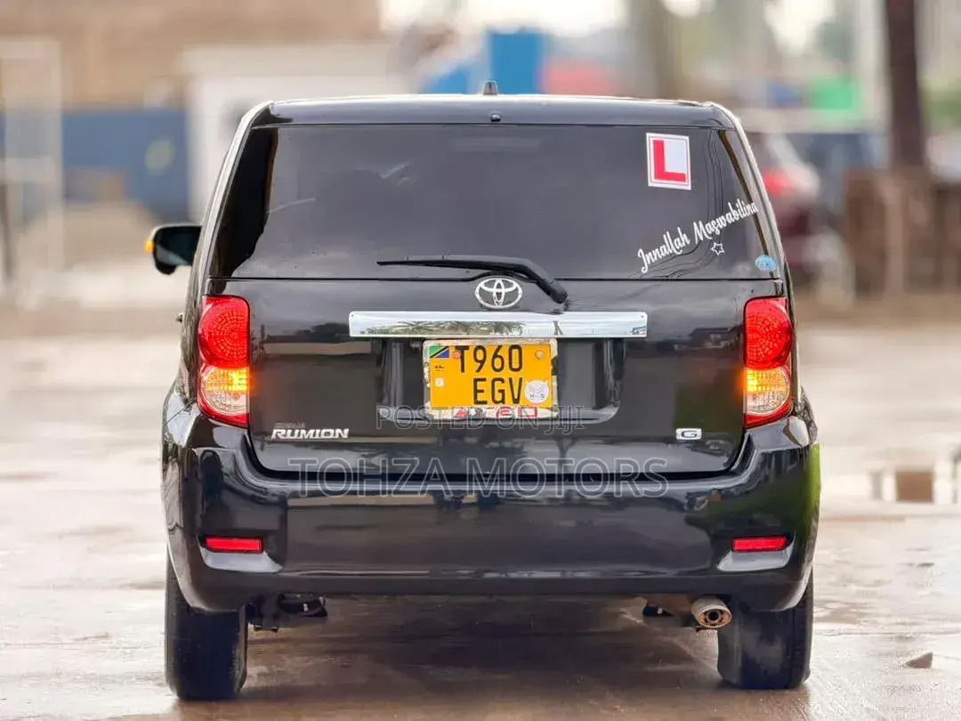 Toyota Corolla Rumion 2009 Black