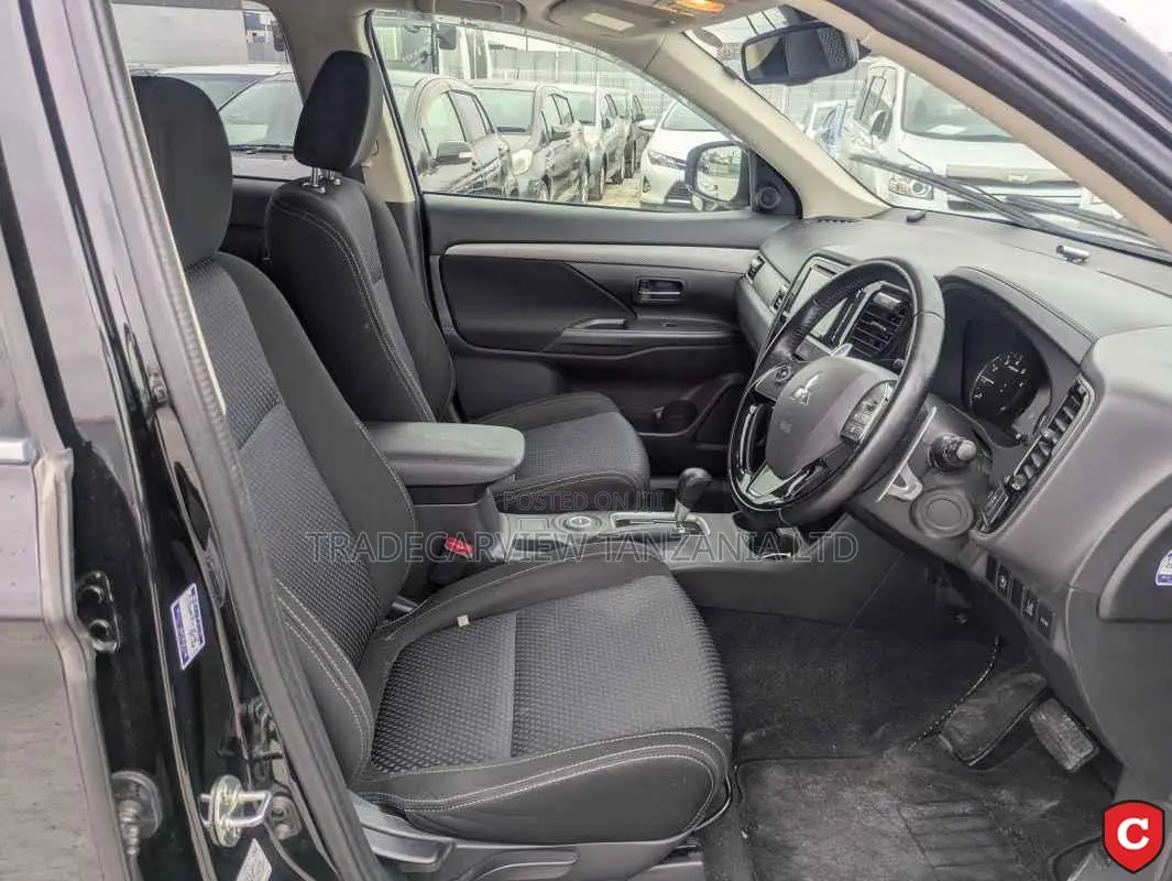 Mitsubishi Outlander 2016 Black