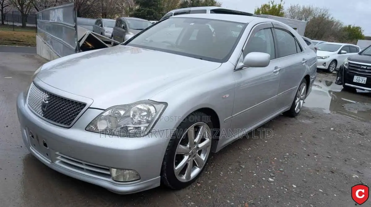 Toyota Crown Royale 2005 Silver
