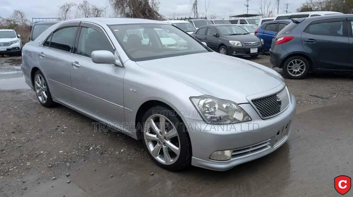 Toyota Crown Royale 2005 Silver