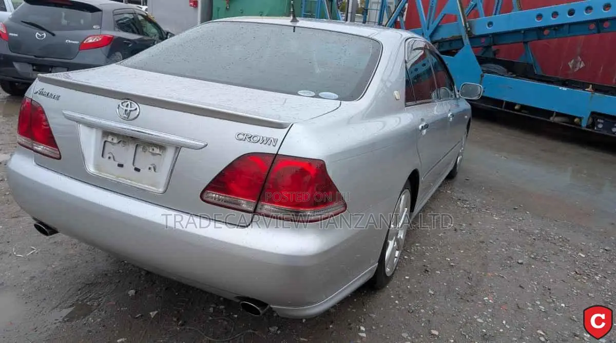 Toyota Crown Royale 2005 Silver