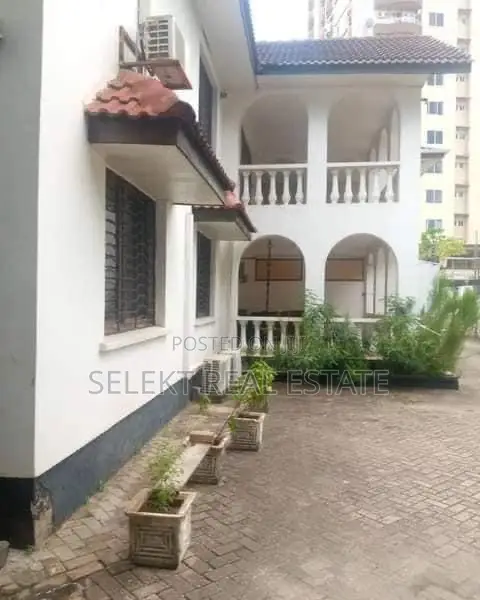 4bdrm House in Upanga East for sale
