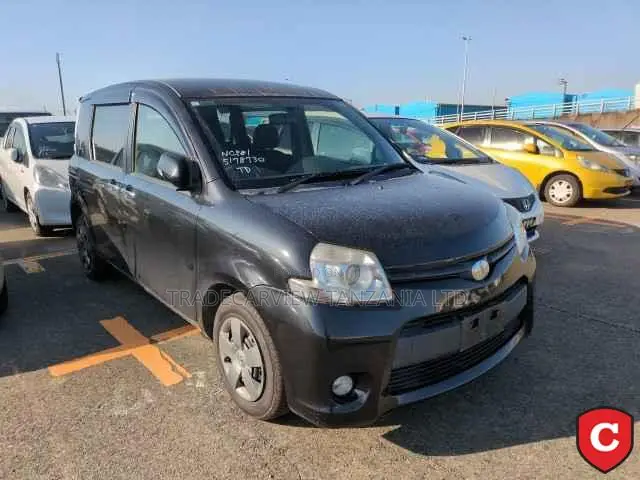 Toyota Sienta 2012 Black