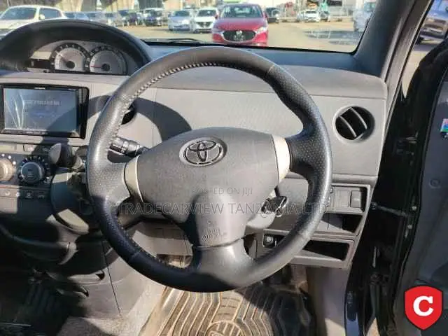 Toyota Sienta 2012 Black