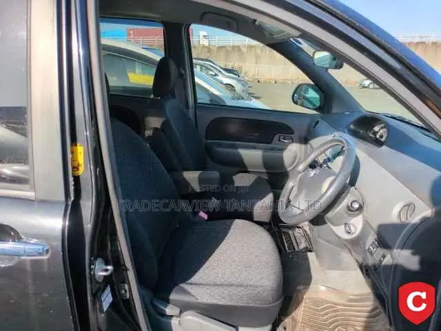 Toyota Sienta 2012 Black