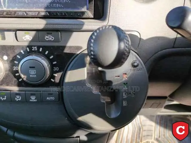 Toyota Sienta 2012 Black