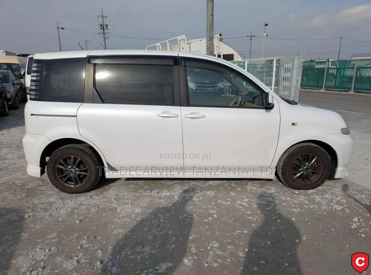 Toyota Sienta 2004 Pearl