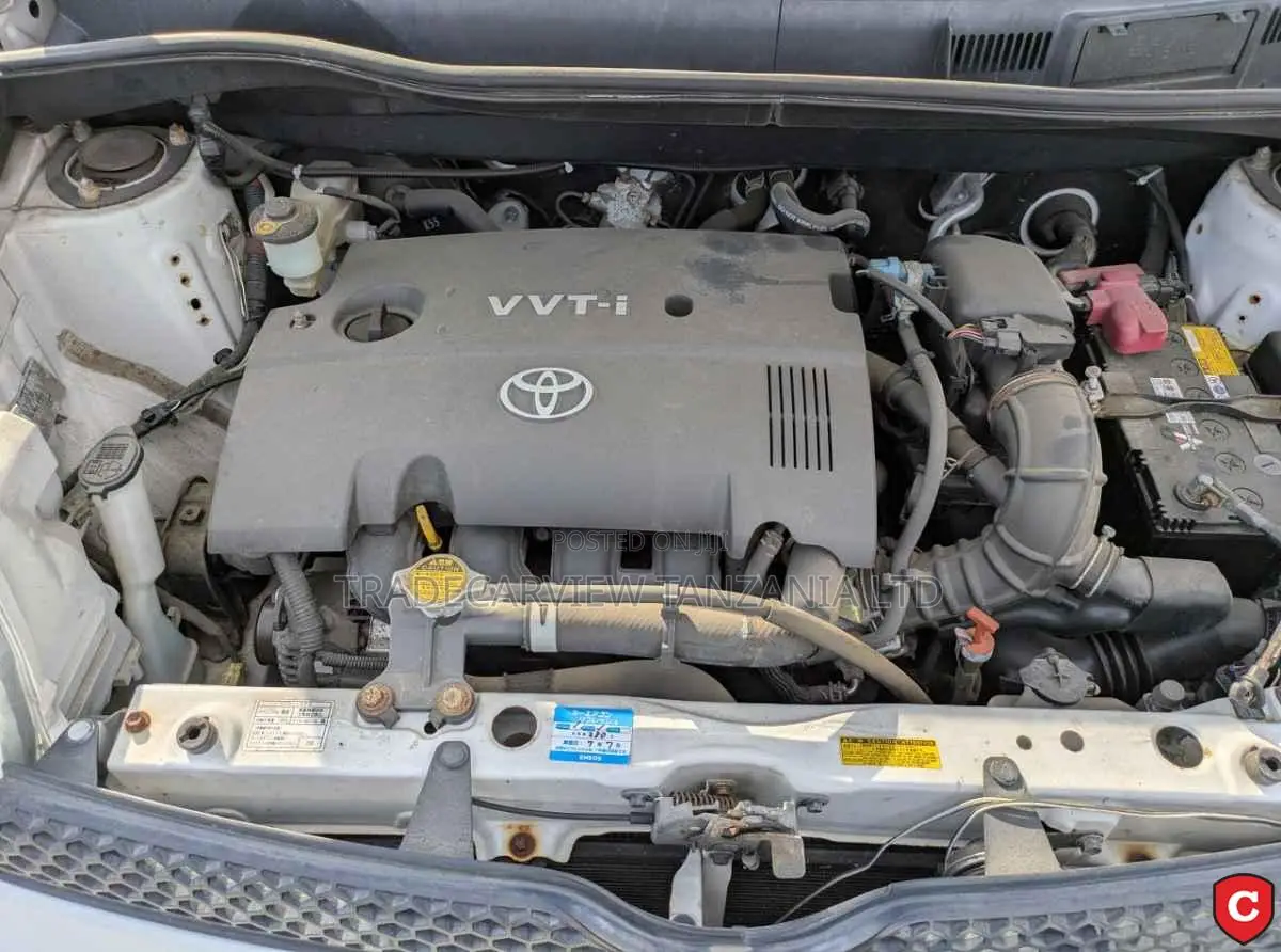 Toyota Sienta 2004 Pearl