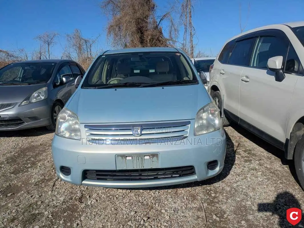 Toyota Raum 2003 Green