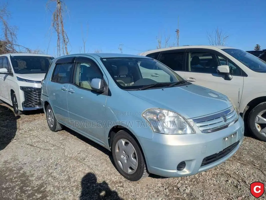 Toyota Raum 2003 Green