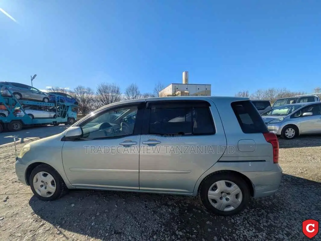Toyota Raum 2003 Green