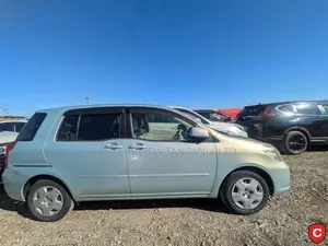 Toyota Raum 2003 Green