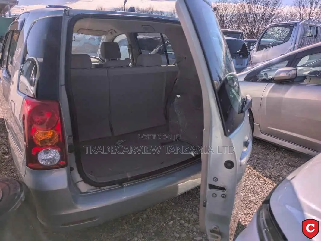 Toyota Raum 2003 Green
