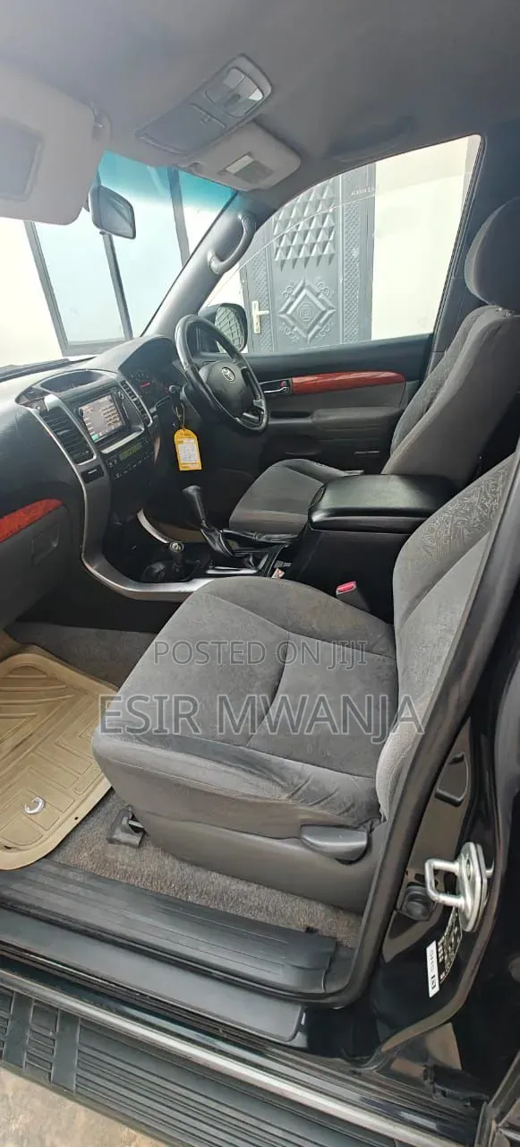 Toyota Land Cruiser Prado 2006 Black