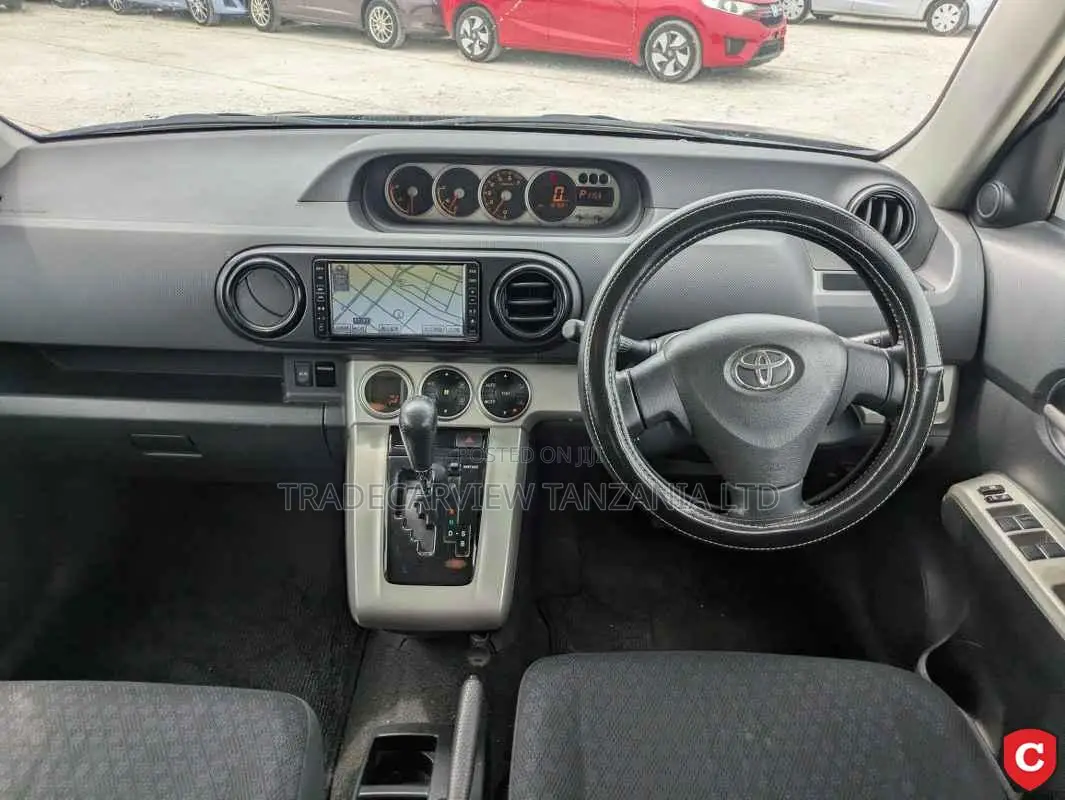 Toyota Corolla Rumion 2009 Black
