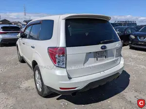Subaru Forester 2010 Pearl
