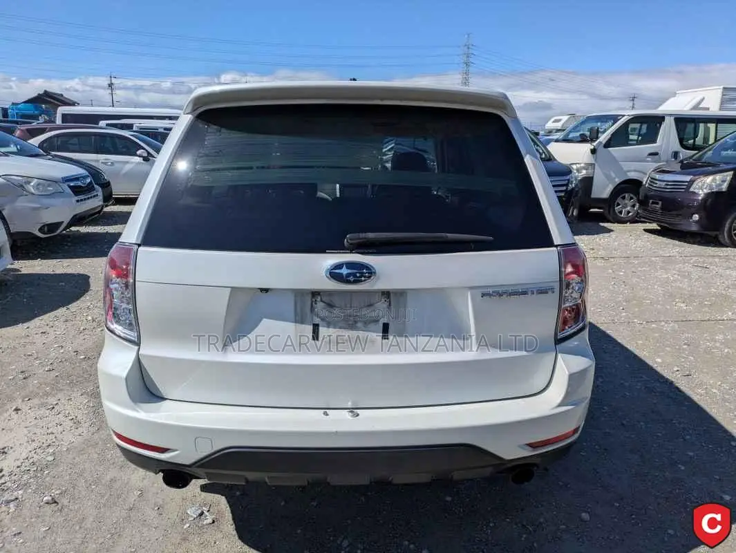 Subaru Forester 2010 Pearl