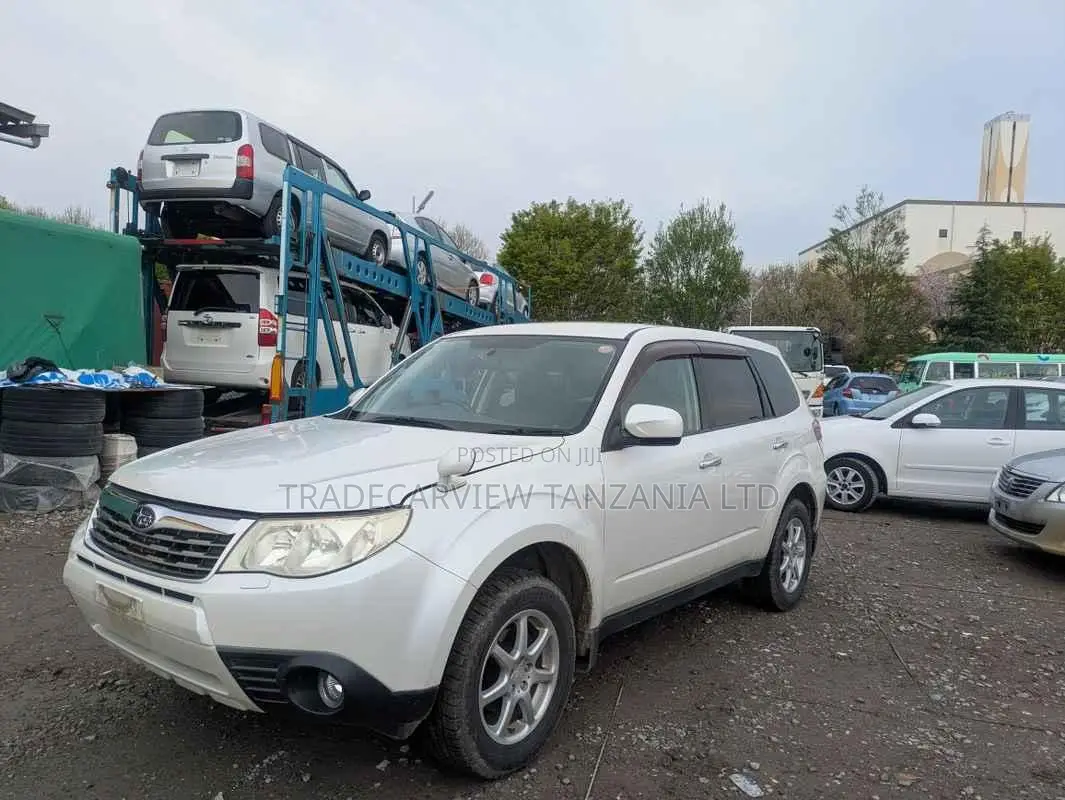 Subaru Forester 2010 Pearl