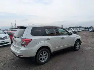 Subaru Forester 2010 Pearl