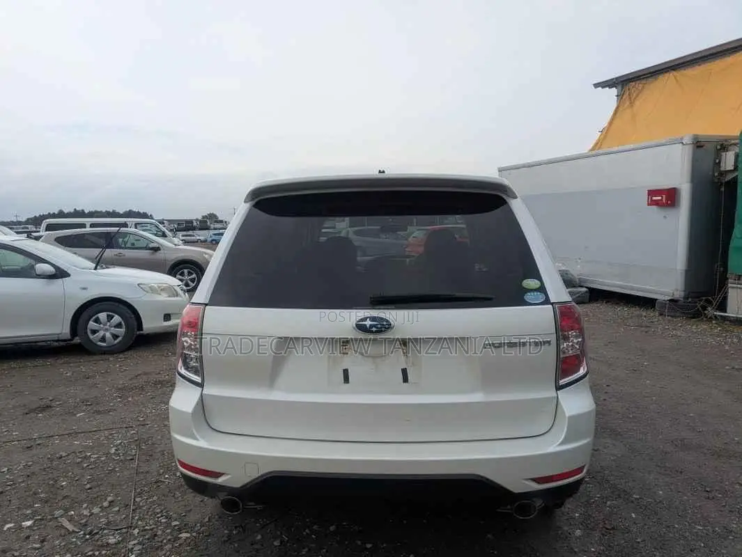 Subaru Forester 2010 Pearl