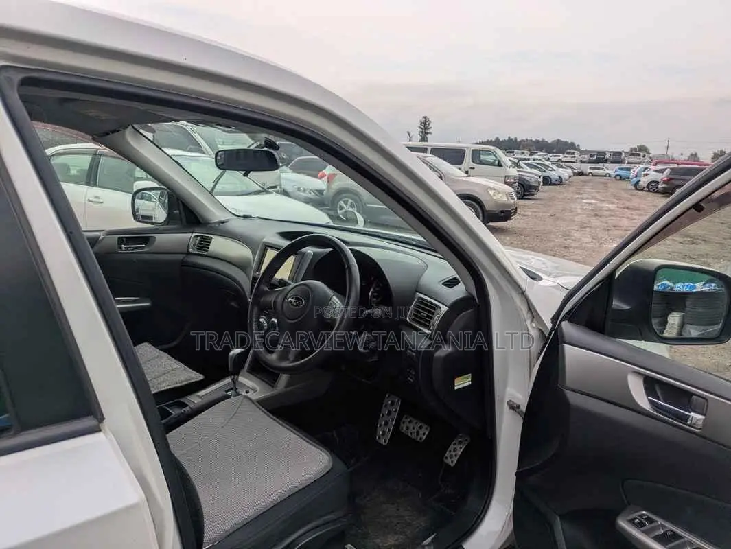 Subaru Forester 2010 Pearl