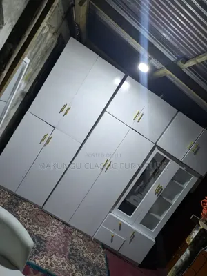 Kabati La Nguo Lenye Muunganiko Wa Dressing Table