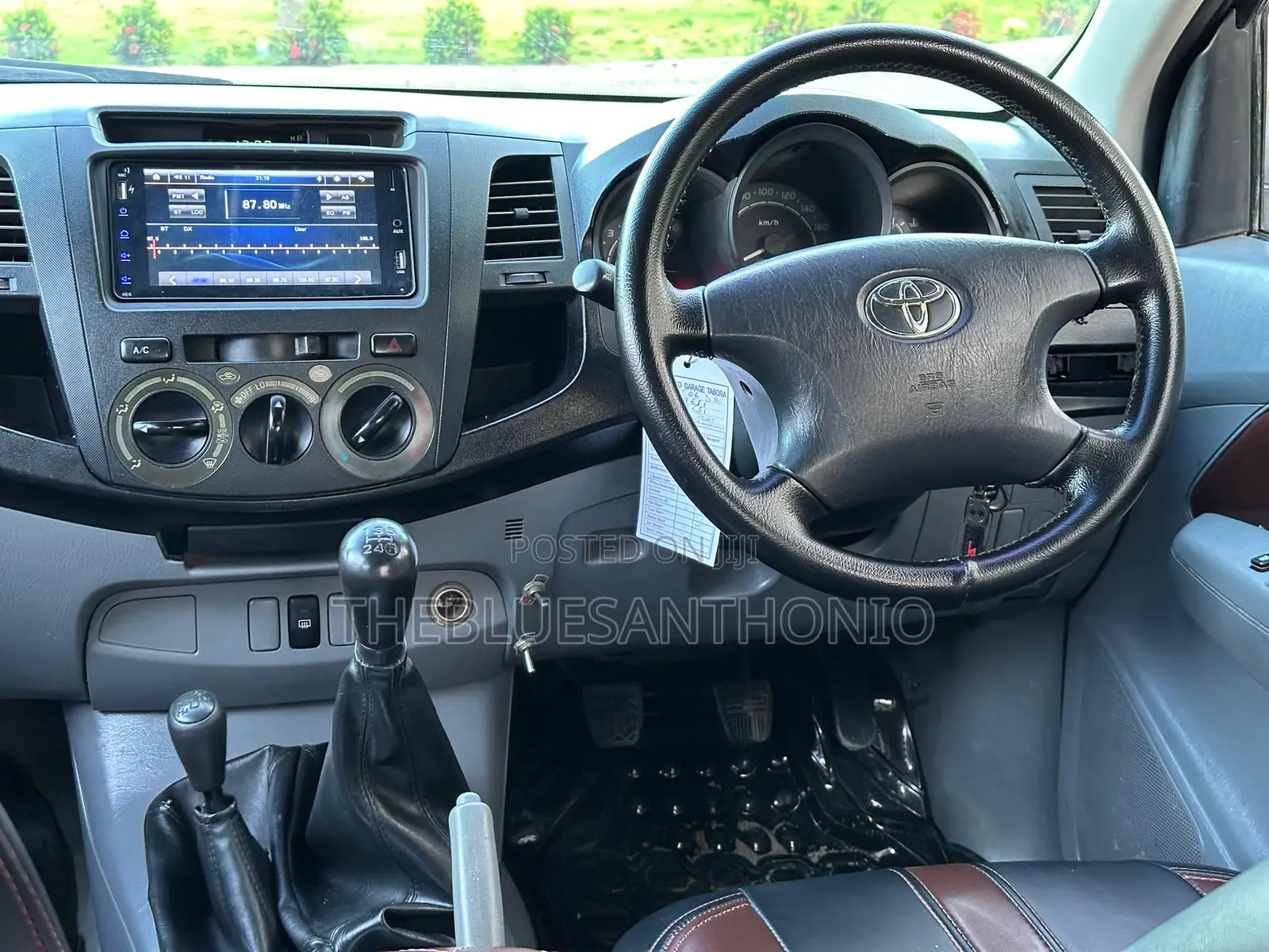 Toyota Hilux 2006 Gray