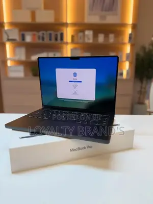 New Laptop Apple MacBook Pro 2025 M5 14-inch 36GB Apple M5 Max SSD 2T