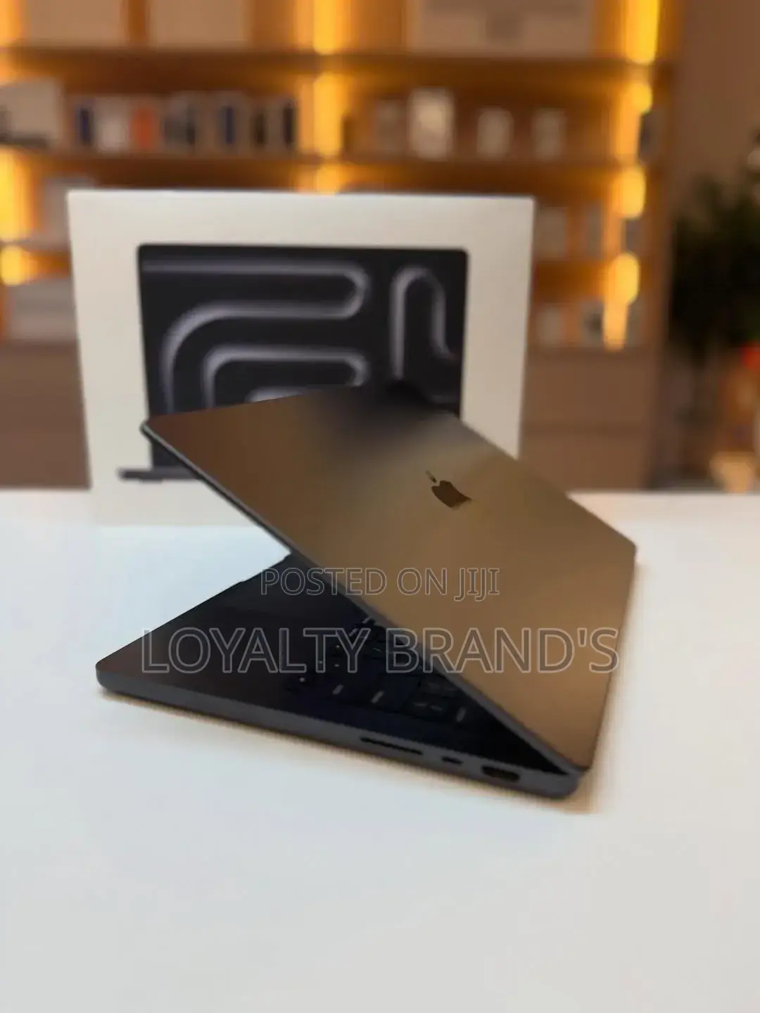 New Laptop Apple MacBook Pro 2025 M5 36GB Apple M5 Max SSD 2T