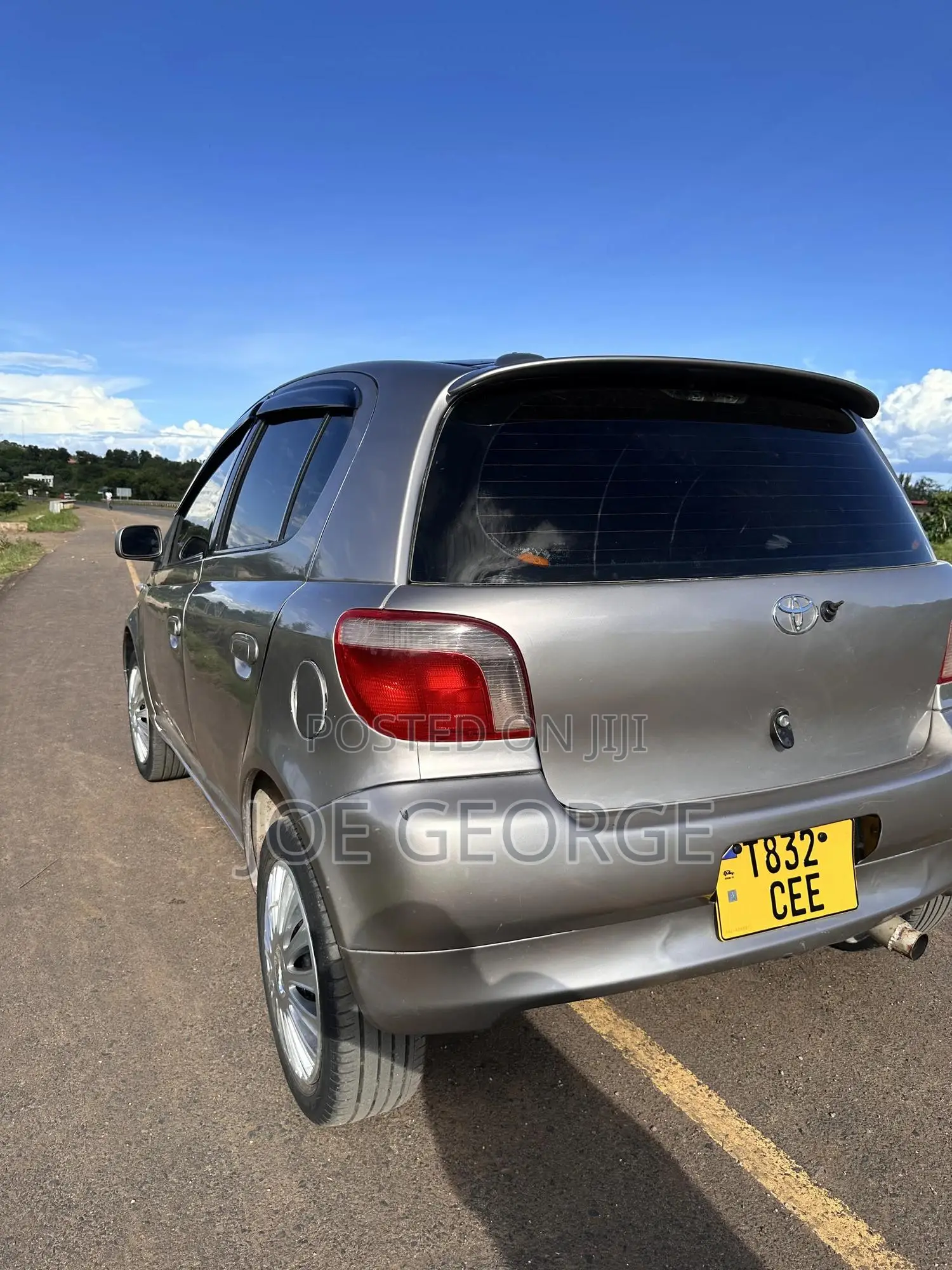 Toyota Vitz 2004 Gray