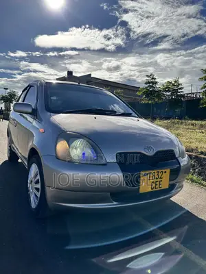 Toyota Vitz 2004 Gray