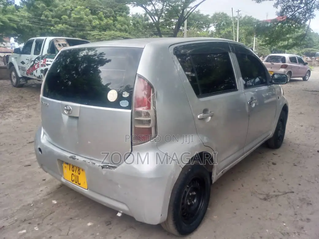 Toyota Passo 2005 Silver