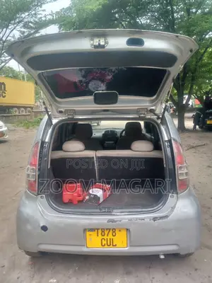 Toyota Passo 2005 Silver