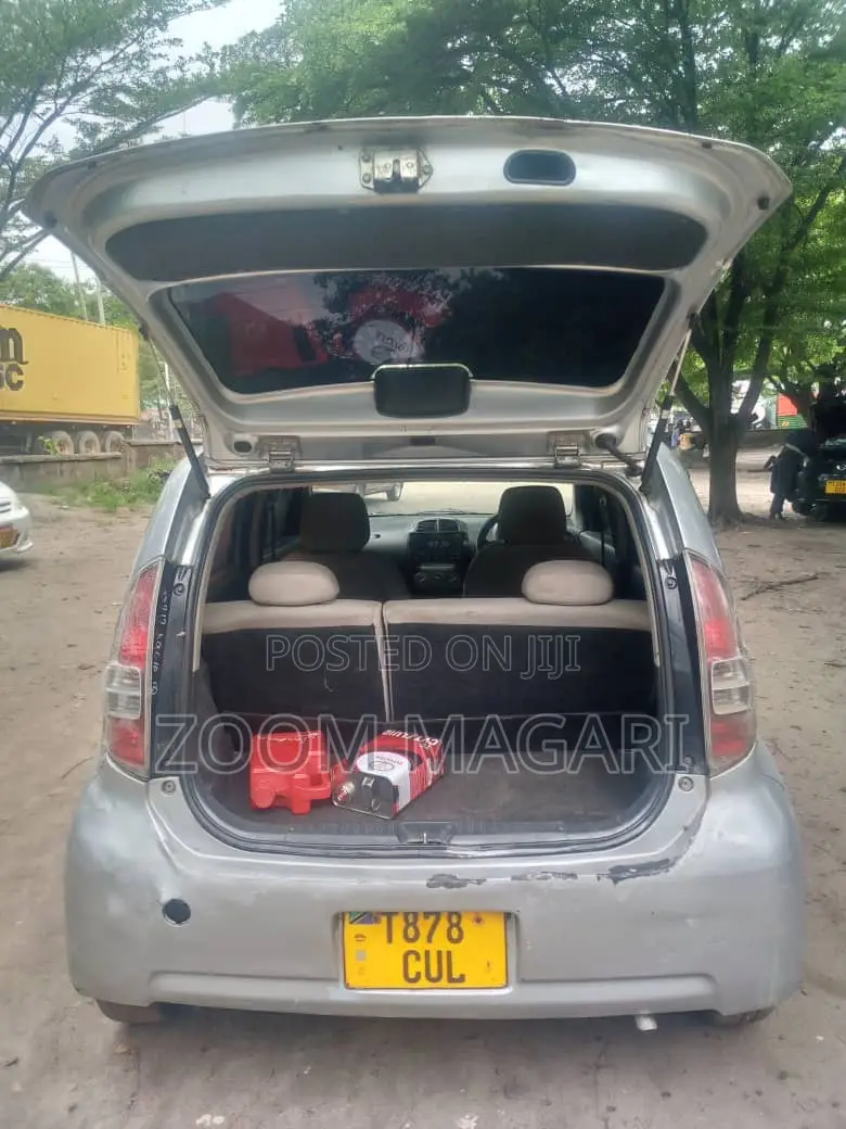 Toyota Passo 2005 Silver